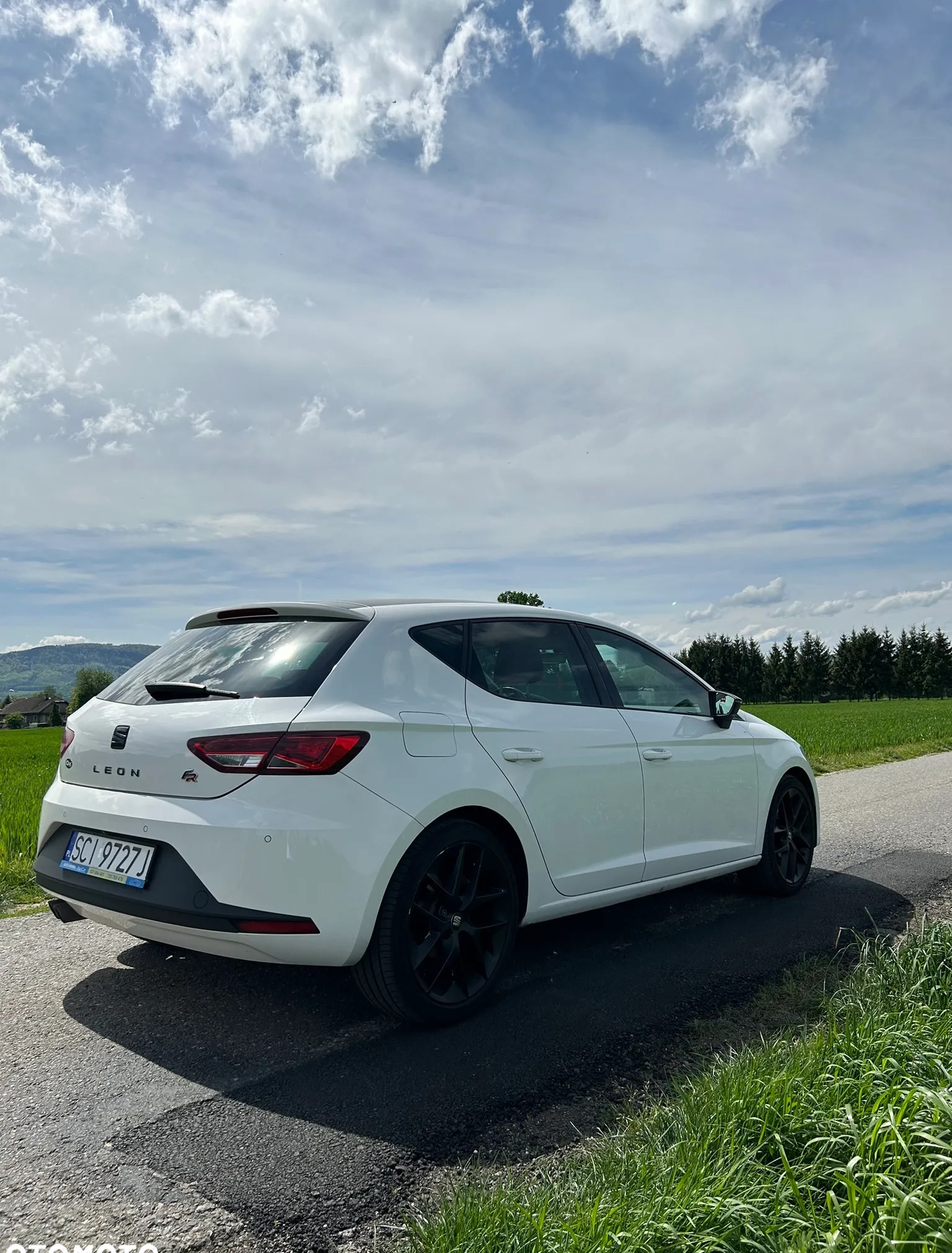 Seat Leon cena 52500 przebieg: 148000, rok produkcji 2016 z Ustroń małe 92